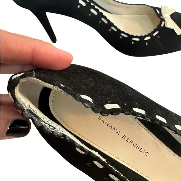 Banana Republic Black Suede Heel Ivory Bow Sz 10 - Picture 7 of 7